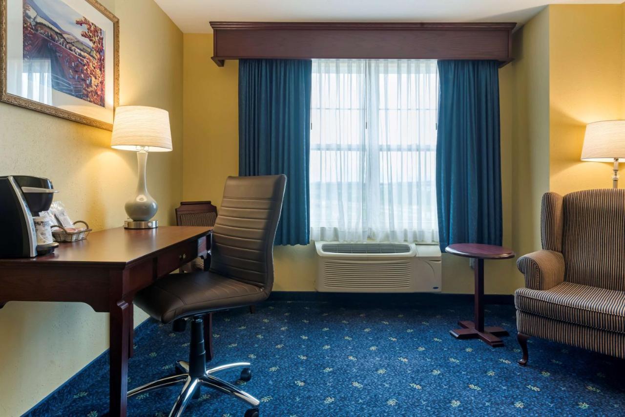 Best Western Plus Grand-Sault Hotel & Suites Bagian luar foto