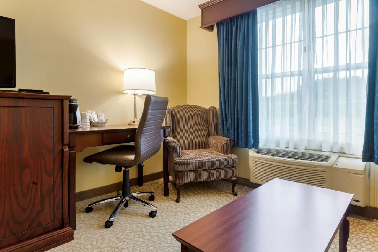 Best Western Plus Grand-Sault Hotel & Suites Bagian luar foto
