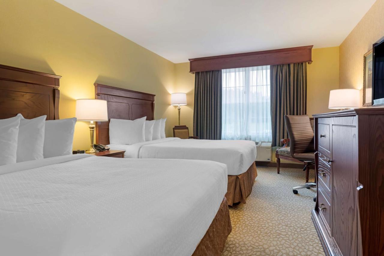 Best Western Plus Grand-Sault Hotel & Suites Bagian luar foto