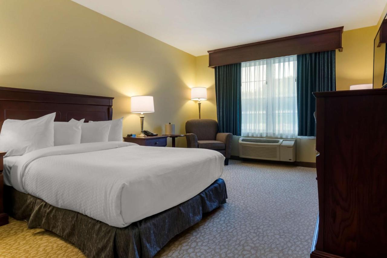 Best Western Plus Grand-Sault Hotel & Suites Bagian luar foto