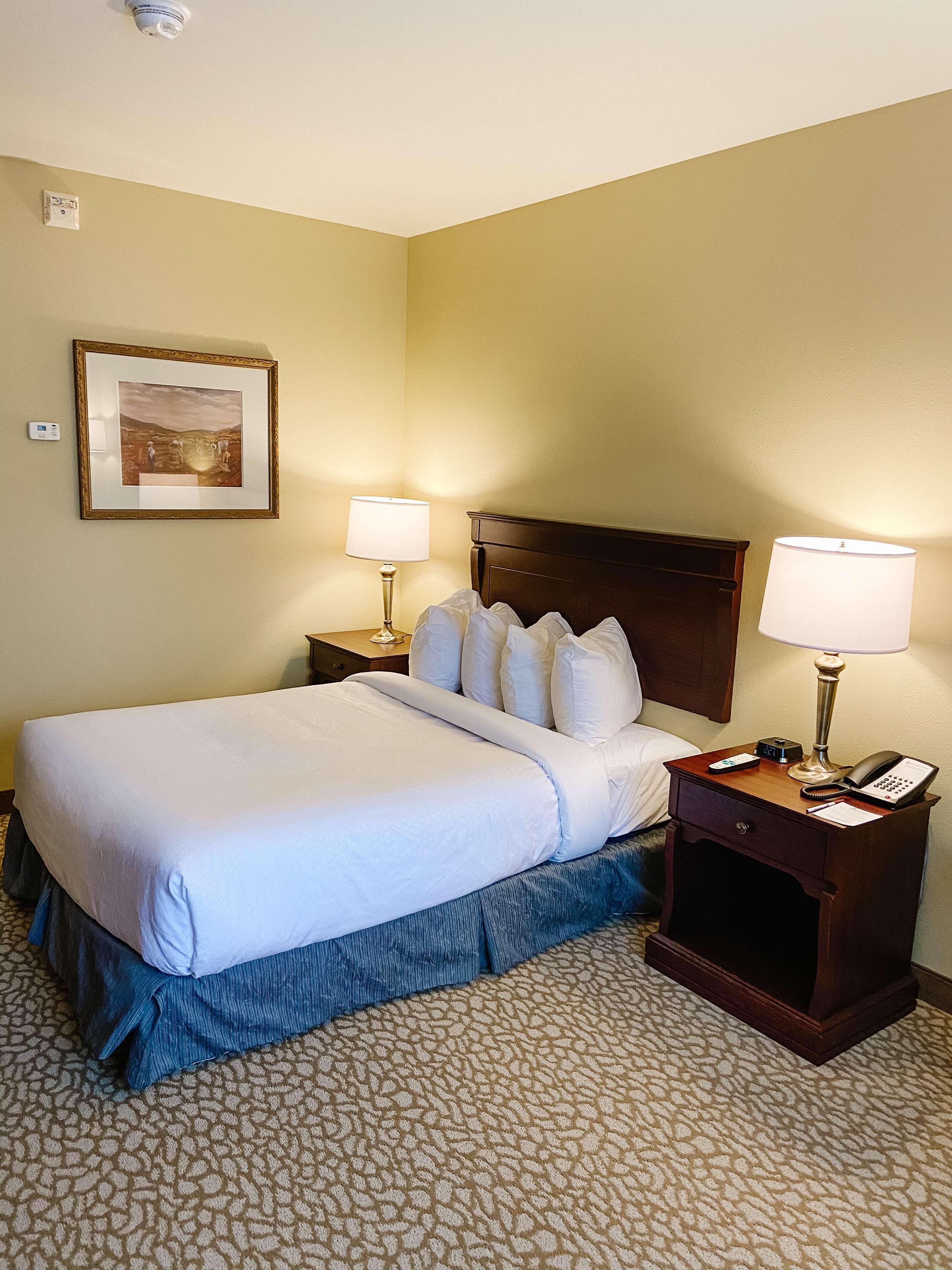 Best Western Plus Grand-Sault Hotel & Suites Bagian luar foto