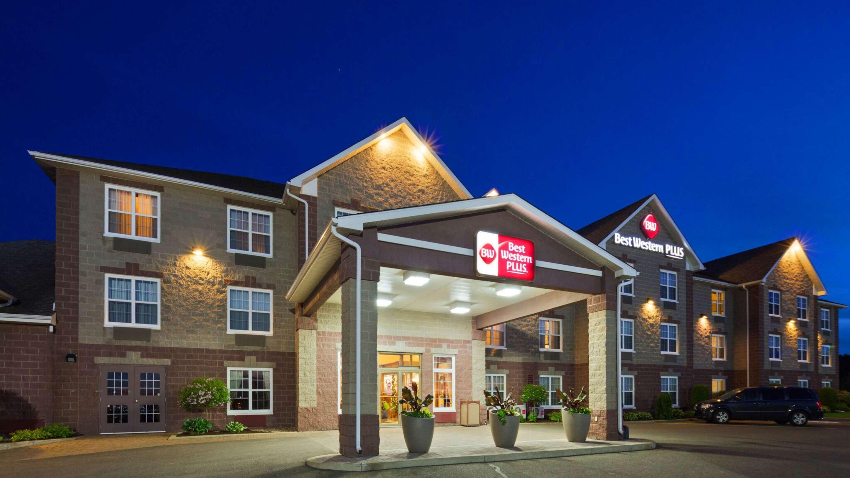 Best Western Plus Grand-Sault Hotel & Suites Bagian luar foto